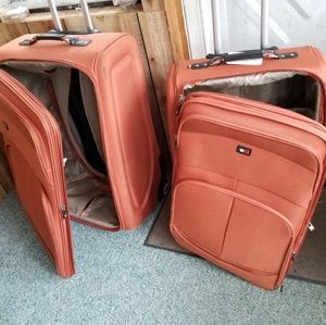 Tommy hilfiger suitcase set